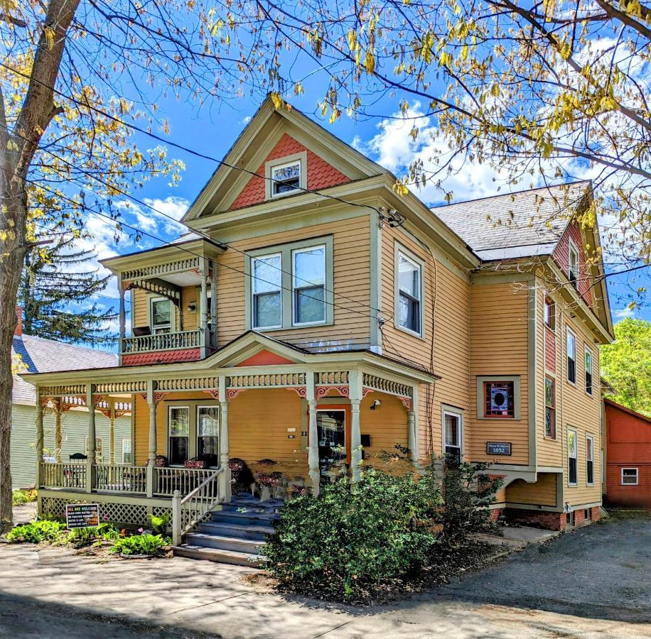 Blooming Inn Shelburne Falls Exterior foto